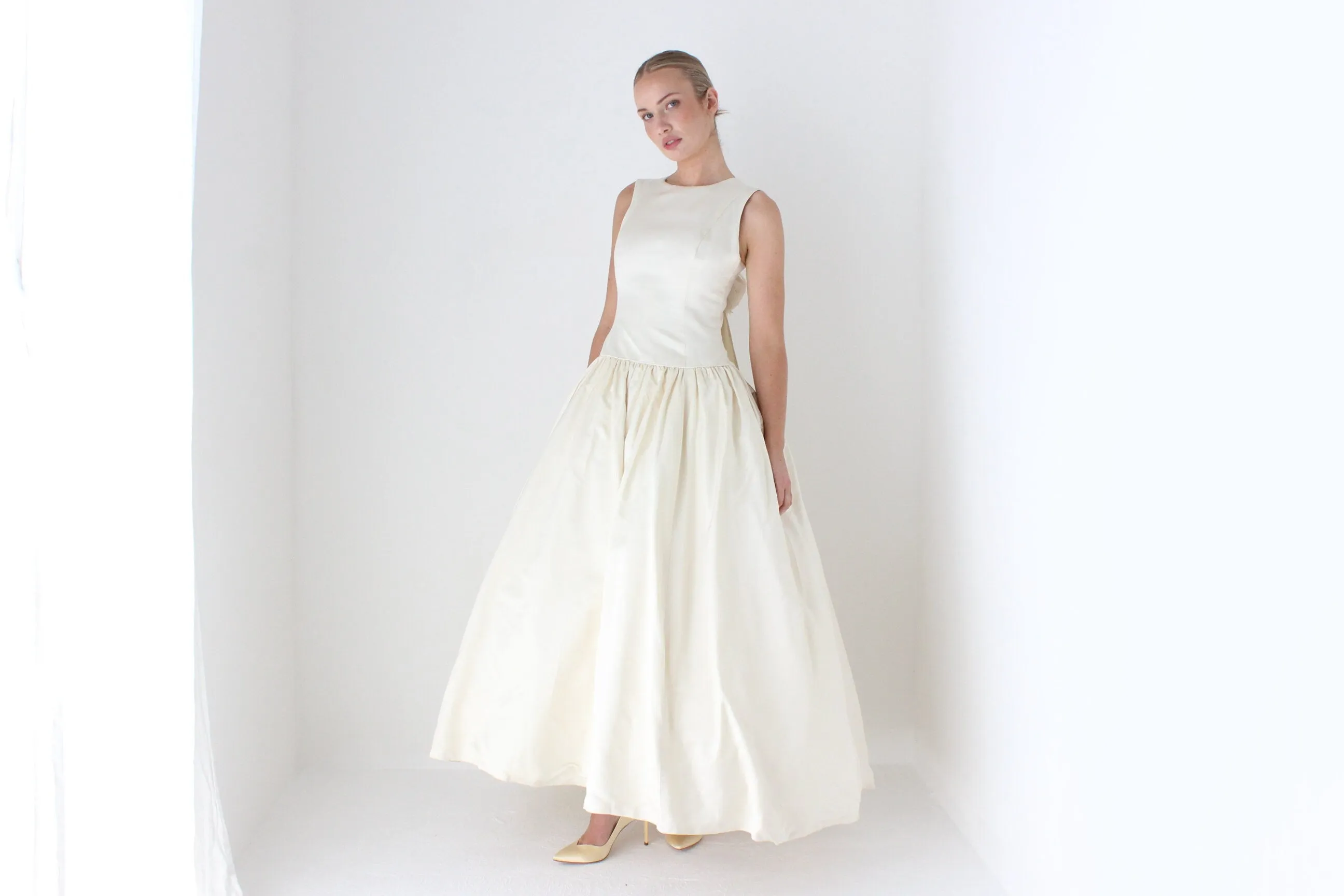1990s Vintage Amsale Bridal Couture Cream Satin Wedding Gown w/ 3D Rosette Flowers