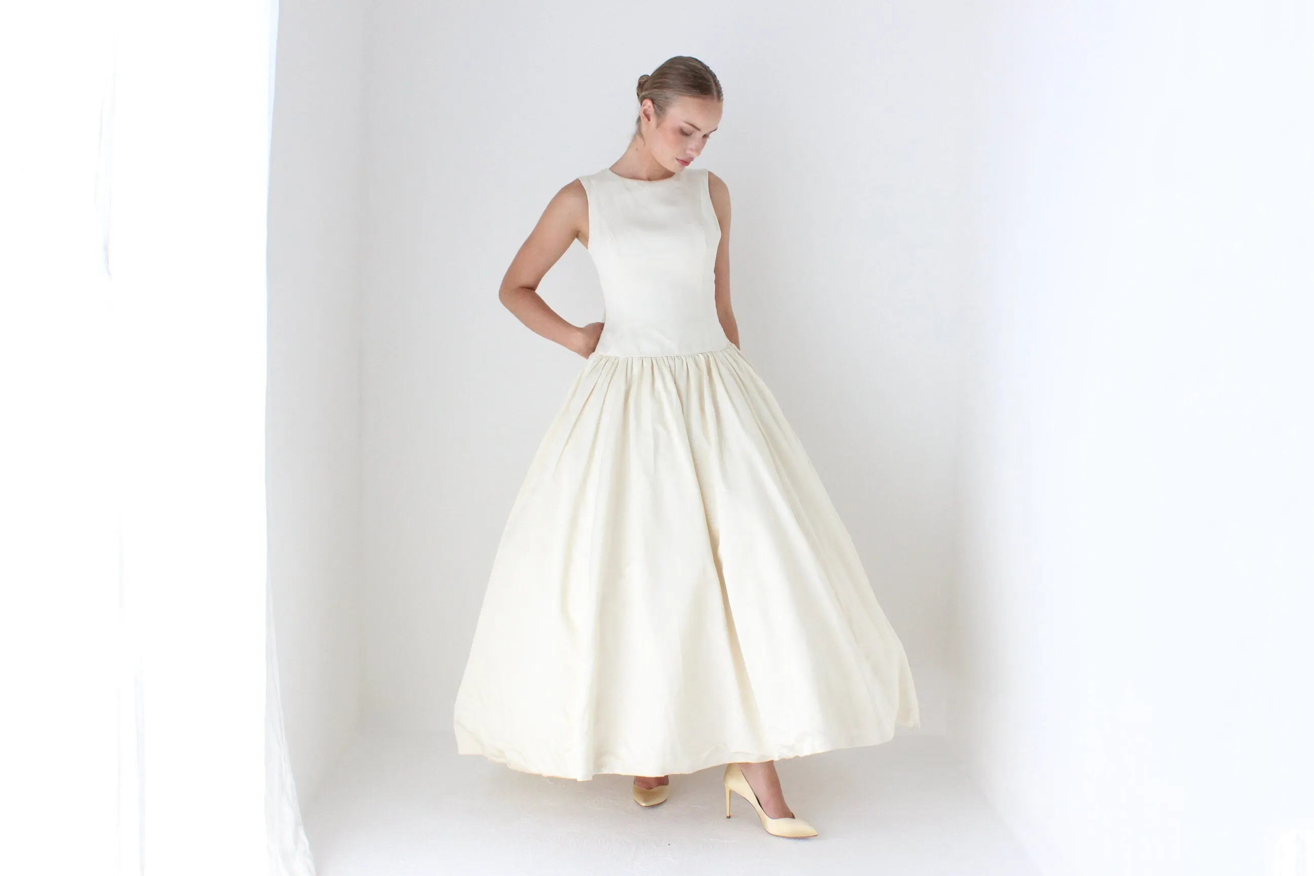 1990s Vintage Amsale Bridal Couture Cream Satin Wedding Gown w/ 3D Rosette Flowers